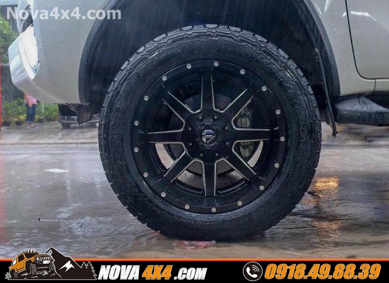 Xe bán tải xe Hilux 2019 lên mâm lốp 20 inch chất